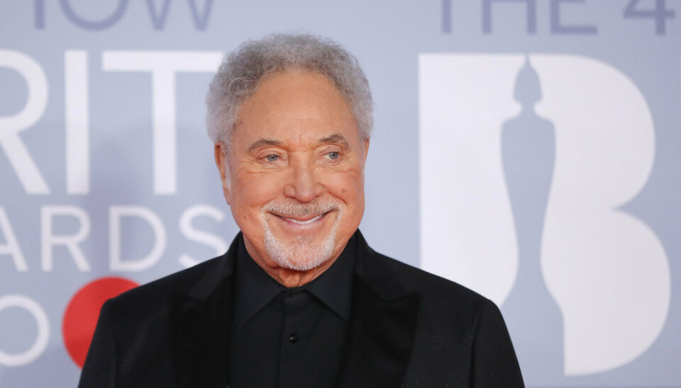 Den 84-årige sanger og charmør fra Wales gør comeback i Tivoli i år. Sidst Tom Jones var i Danmark, var i 2022. Han bliver en del af programmet til LørdagsHits.
