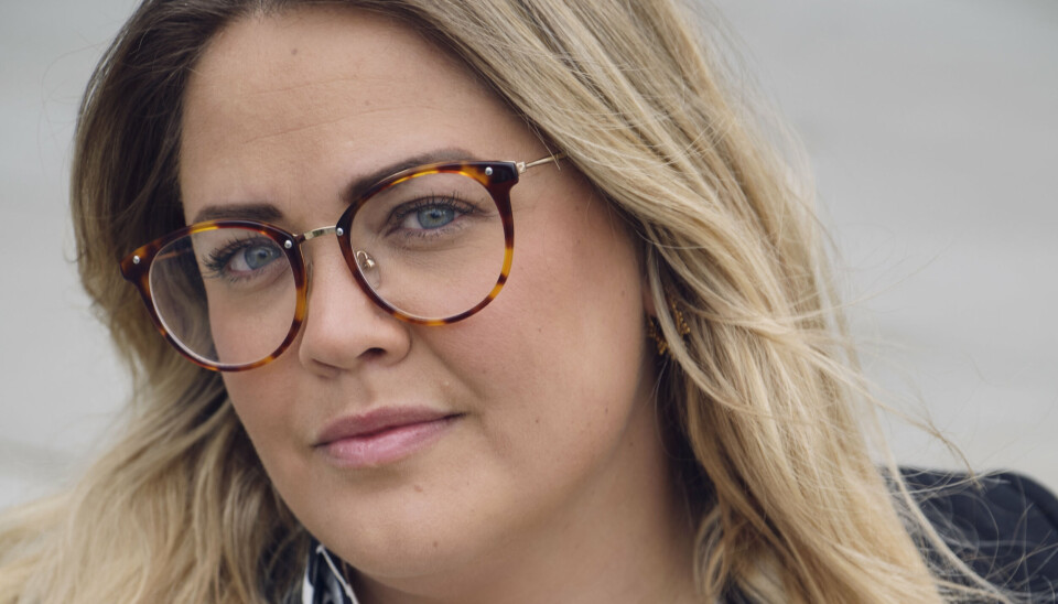 Sandie Westh og hendes mand mistede i 2021 deres datter Vilma kort efter fødslen. Da Sandie Westh annoncerede, at hun ventede parrets tredje barn, skrev hun følgende på Instagram: - Alt er med forbehold, når man har oplevet det, vi har, men lykken tvinger sig igennem, fordi den føles så insisterende.