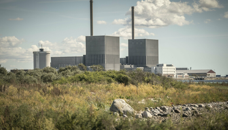 Barsebäckværket, som her ses i september 2022, har været lukket og slukket siden 2005. Da det var aktivt, skabte det bekymring i Danmark. Men nu er diskussionen om atomkraft blusset op igen, og i en ny måling svarer 40,7 procent, at de er enige eller meget enige i, at man bør indføre atomkraft i Danmark. (Arkivfoto).