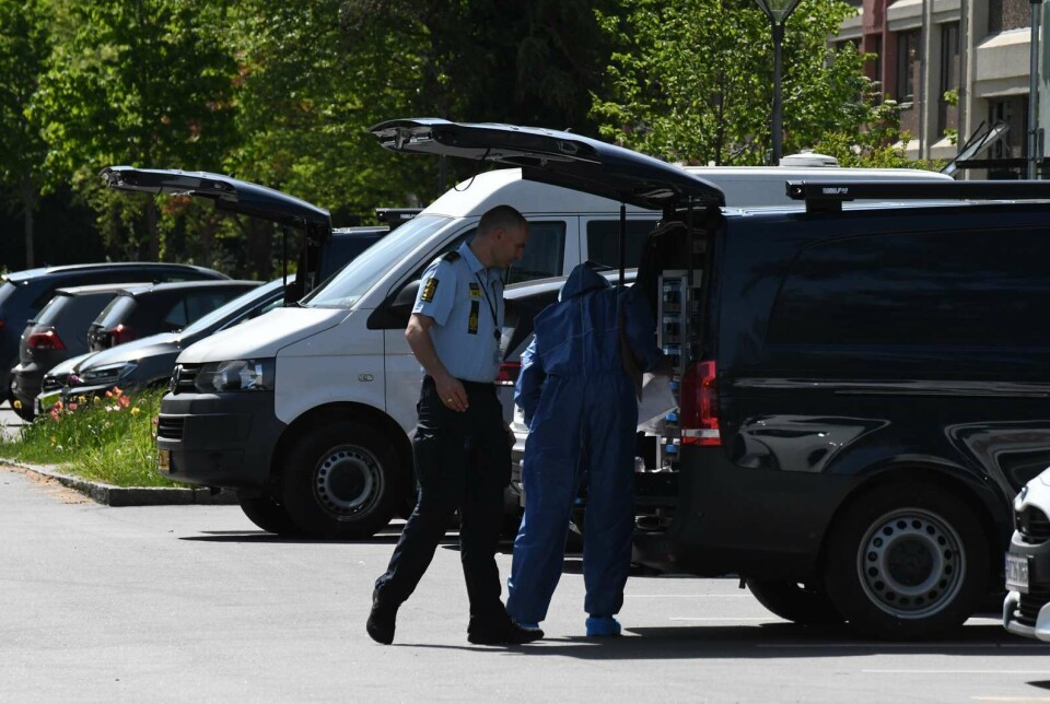Tre mænd er blevet anholdt i forbindelse med efterforskning af en anmeldelse om voldtægt.