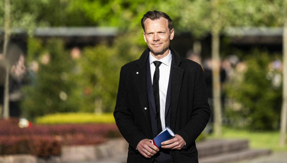 Den tidligere betjent blev natten til tirsdag anholdt på den vej, hvor justitsminister Peter Hummelgaard (S) bor.