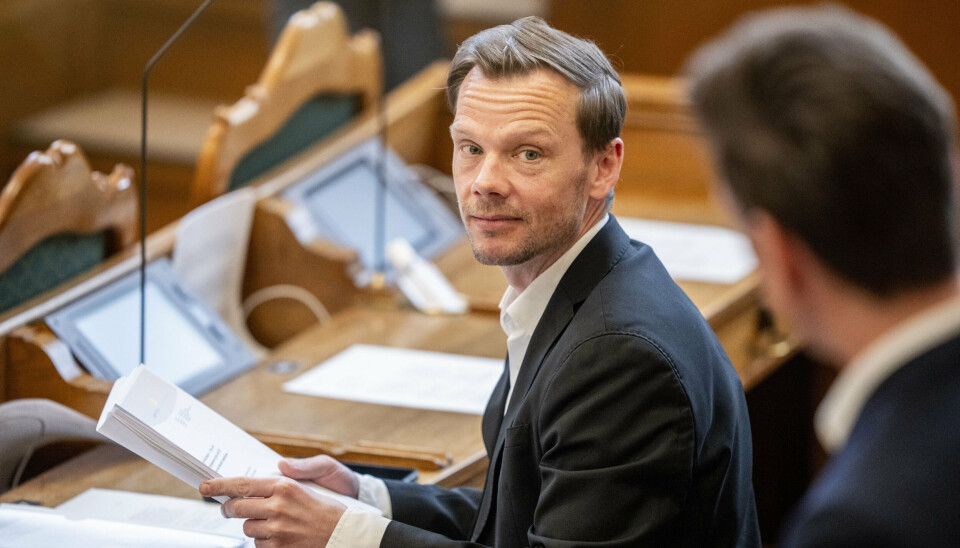En mand er anholdt og sigtet for at forsøge at chikanere justitsminister Peter Hummelgaard (S) ved hans bopæl tirsdag. (Arkivfoto).