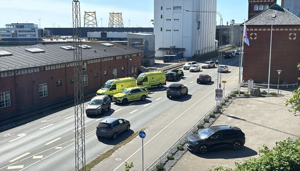 Der er tilkaldt flere ambulancer til sammenstødet i Esbjerg.