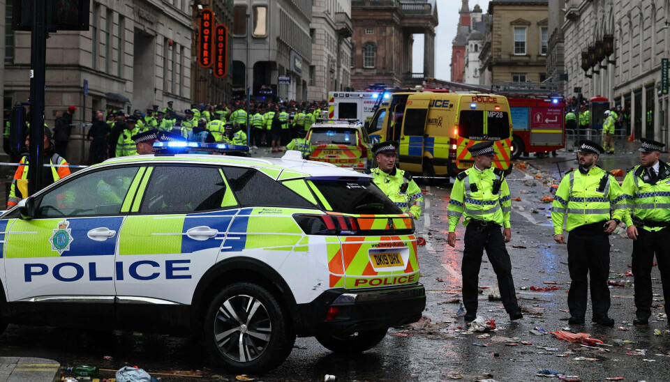 Betjente står vagt i Liverpool efter påkørsel af mennesker.