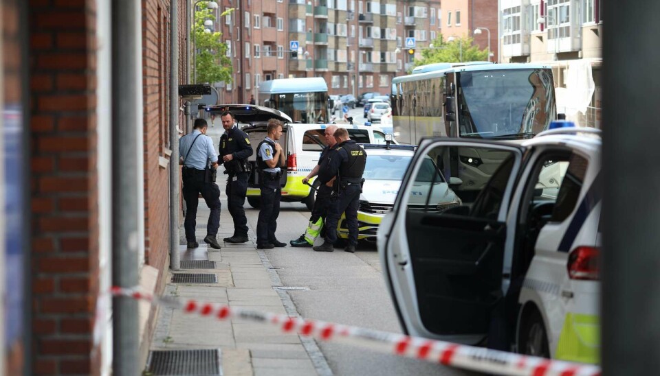 Der er et større opbud af betjente i Nørresundby sent tirsdag eftermiddag.