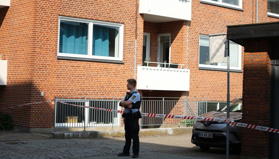 Nordjyllands Politi har siden 16.35 arbejdet ved en etageejendom på Vesterbrogade i Nørresundby.