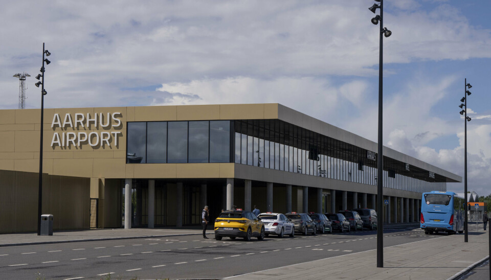 I maj kom det frem, at den østjyske lufthavn var i forhandlinger med den mulige investor Fairchild Denmark, som er ejet af amerikanske Fairchild Aerospa. (Arkivfoto).