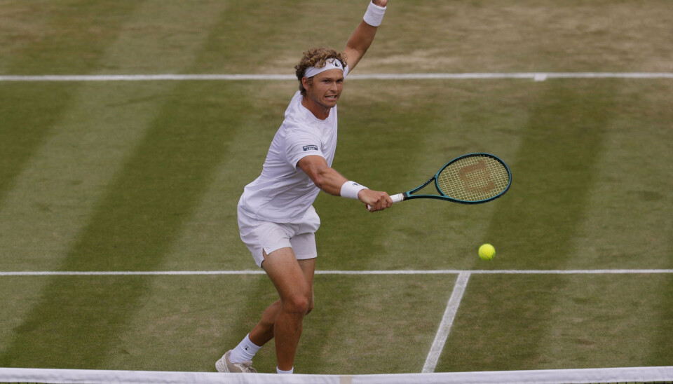 August Holmgren spillede igen aggressiv tennis, men Alex de Minaurs defensiv var for stærk for den danske tennissensation.