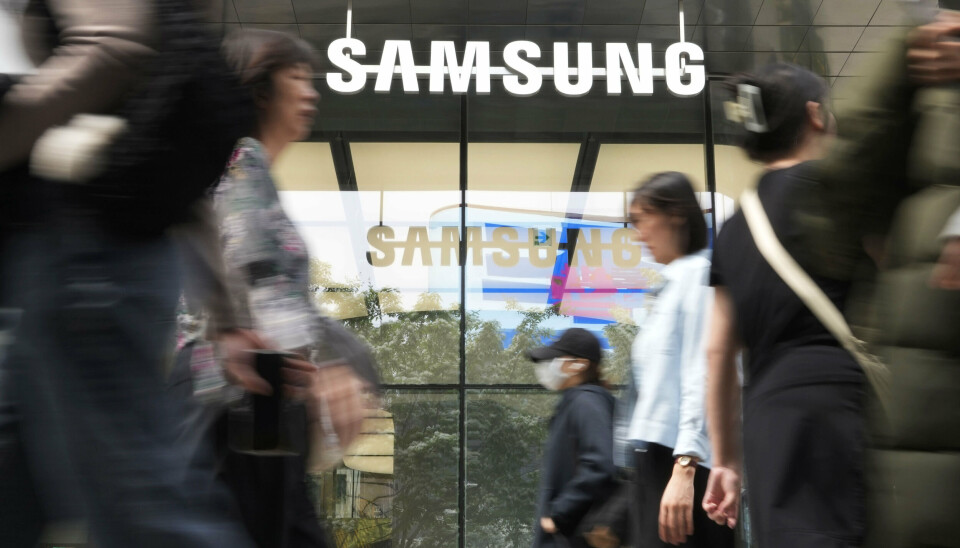 Verdens næststørste smartphoneproducent, koreanske Samsung, lancerer onsdag en endnu tyndere og knap 20.000 kroner dyr smartphone, der kan foldes sammen. (Arkivfoto).