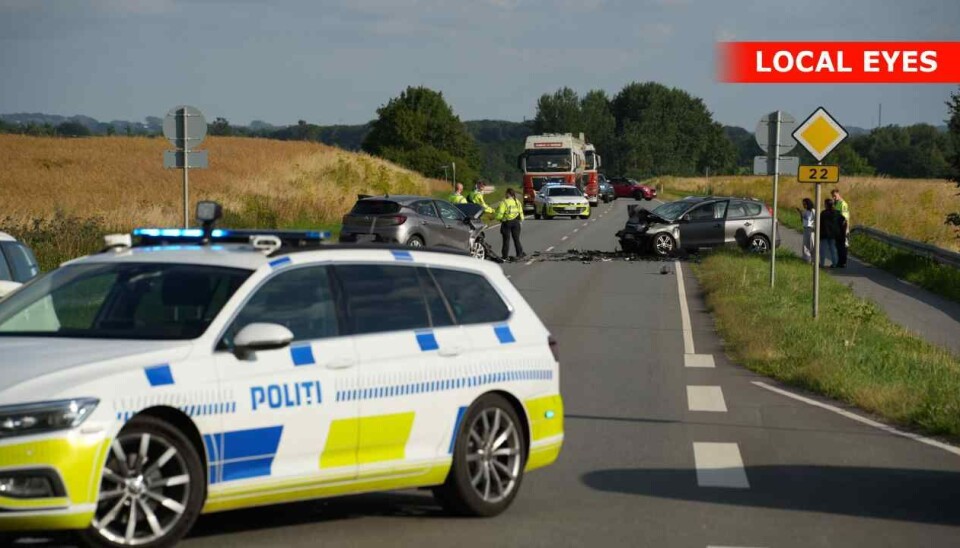 Begge førere i de to køretøjer, er kørt på sygehuset. Ulykken skete ved Havrebjerg nord for Slagelse søndag aften.