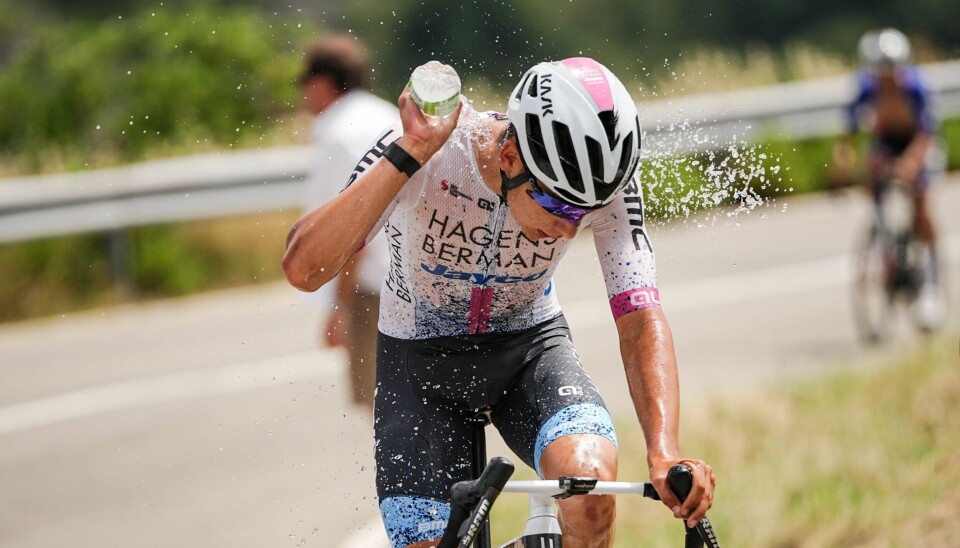 Cykelrytteren Samuele Privitera, der kører for Jayco Alulas ungdomshold, er onsdag aften død efter et styrt på første etape af Giro Ciclistico della Valle d’Aosta