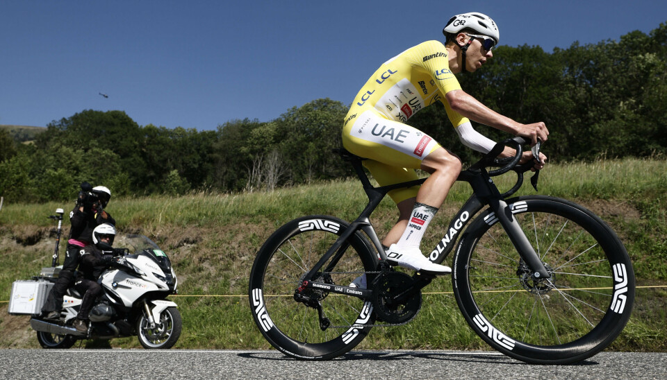 Tadej Pogacar (UAE Emirates) valgte en almindelig cykel, da der fredag var bjergenkeltstart på programmet på 13. etape af Tour de France.