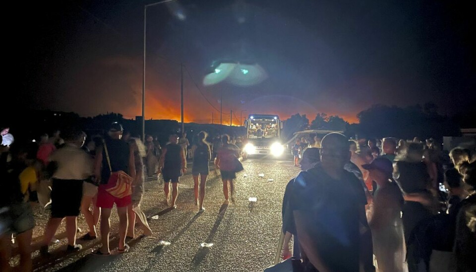 I løbet af weekenden er tusindvis af turister blevet evakueret fra den græske ferieø Rhodos på grund af skovbrande. (Arkivfoto).