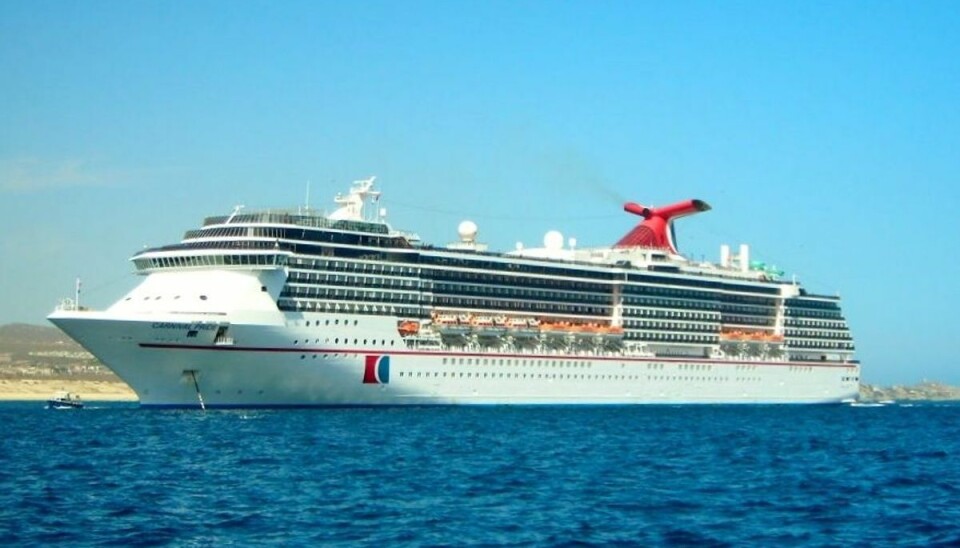 Det er dette krydstogtskib, Carnival Pride, der har taget ufrivilligt ophold i farvandet syd for Langeland. Det er dette krydstogtskib, Carnival Pride, der har taget ufrivilligt ophold i farvandet syd for Langeland.
