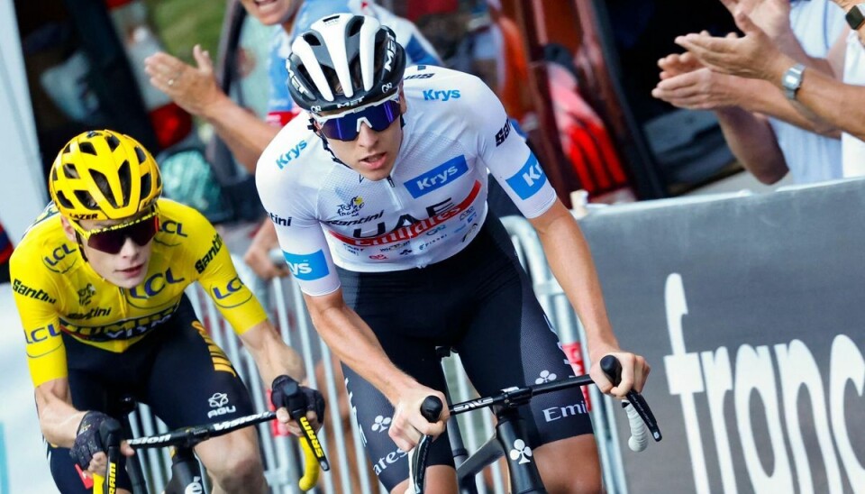 Tadej Pogacar oplever en Jonas Vingegaard, der ikke virker nervøs i den tætte Tour de France-duel. Tadej Pogacar oplever en Jonas Vingegaard, der ikke virker nervøs i den tætte Tour de France-duel.