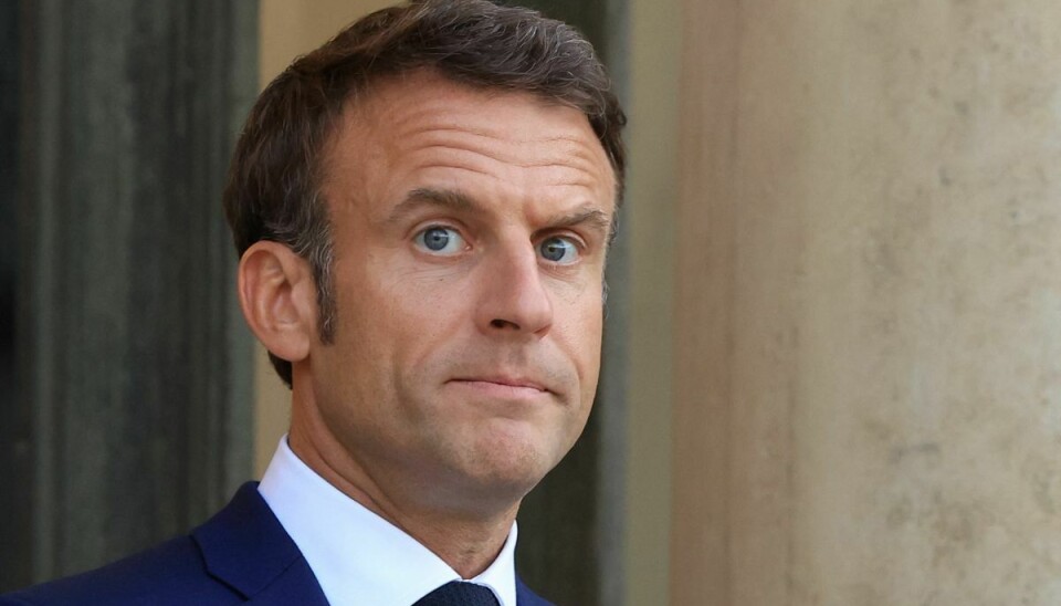 Den franske præsident Emmanuel Macron har fået tilsendt en særdeles makaber pakke.