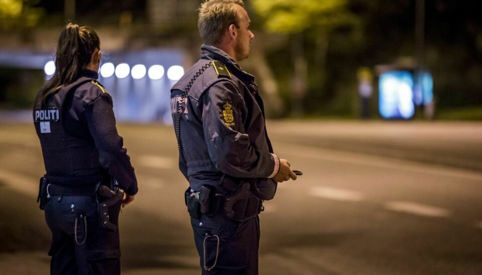 Betjente fra Østjyllands Politi efterforsker et muligt overfald i Ceresbyen. (Arkivfoto)