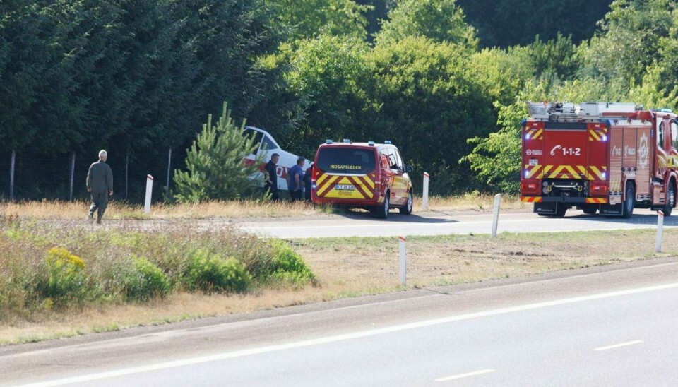 Flyet styrtede ned tæt ved motorvejen mellem Brande og Herning.