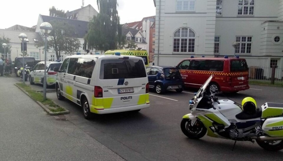 Der er et massivt politiopbud ved Retten i Aalborg. Der er et massivt politiopbud ved Retten i Aalborg.