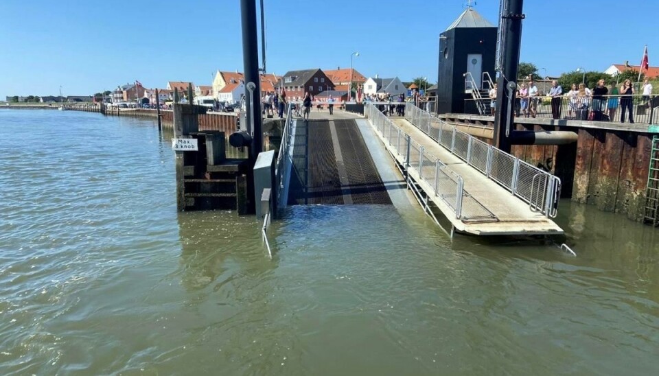 Sejladsen mellem Esbjerg og Fanø forventes genoptaget søndag klokkenn16, meddeler FAnølinjen. Sejladsen mellem Esbjerg og Fanø forventes genoptaget søndag klokkenn16, meddeler FAnølinjen.