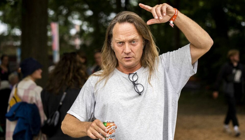 Jesper Binzer nyder at være gæst på årets Roskilde Festival. En festival, han ellers har optrådt på adskillige gange med sit band, D-A-D. Jesper Binzer nyder at være gæst på årets Roskilde Festival. En festival, han ellers har optrådt på adskillige gange med sit band, D-A-D.