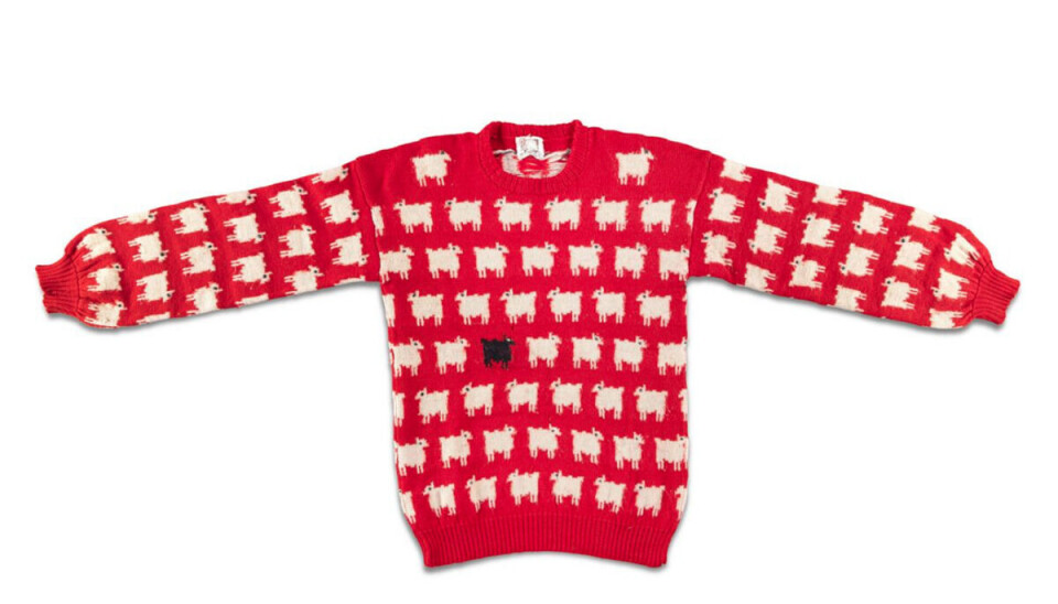Dianas berømte sweater 'Black Sheep' bliver nu solgt. Dianas berømte sweater 'Black Sheep' bliver nu solgt.