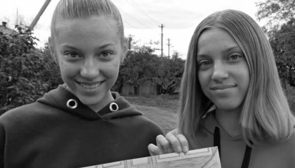 Yuliya og Anna Aksenchenko blev kun 14 år.
