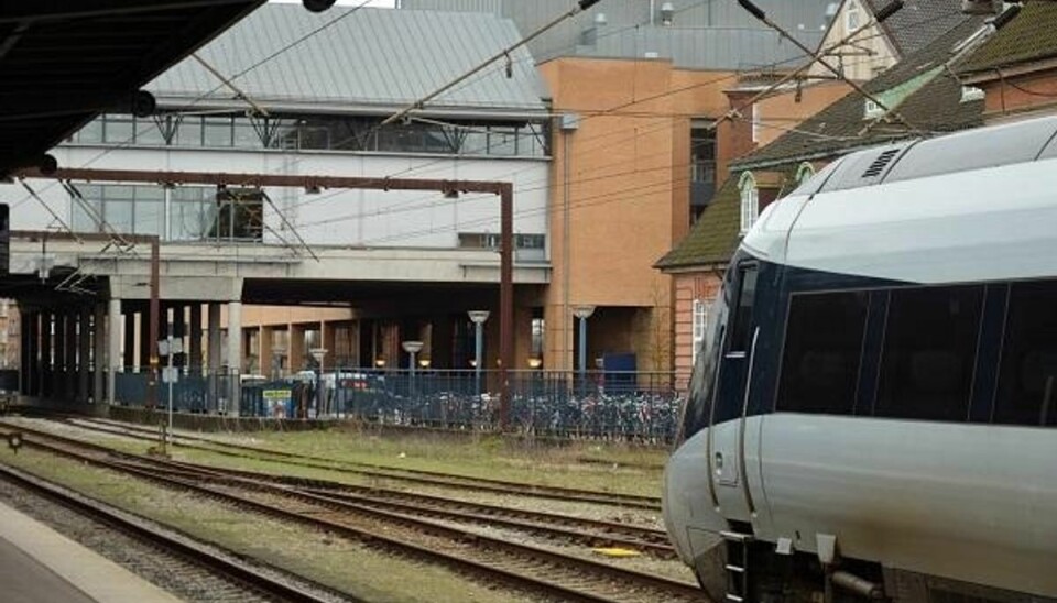 Der er sket en signalfejl, som skaber problemer på skinnerne. Der er sket en signalfejl, som skaber problemer på skinnerne.