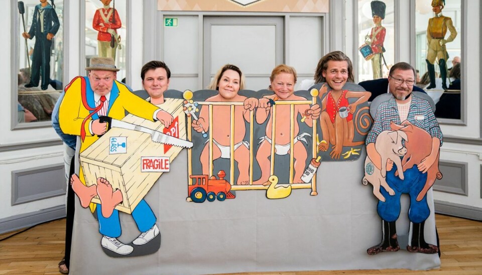 Andreas Bo, Nicolai Jørgensen, Linda P, Lisbet Dahl, Carsten Svendsen og James Price er sekstetten, som skal skabe nyt liv i Tivolirevyen, som genopstår efter 24 års fravær. (Arkivfoto). Andreas Bo, Nicolai Jørgensen, Linda P, Lisbet Dahl, Carsten Svendsen og James Price er sekstetten, som skal skabe nyt liv i Tivolirevyen, som genopstår efter 24 års fravær. (Arkivfoto).