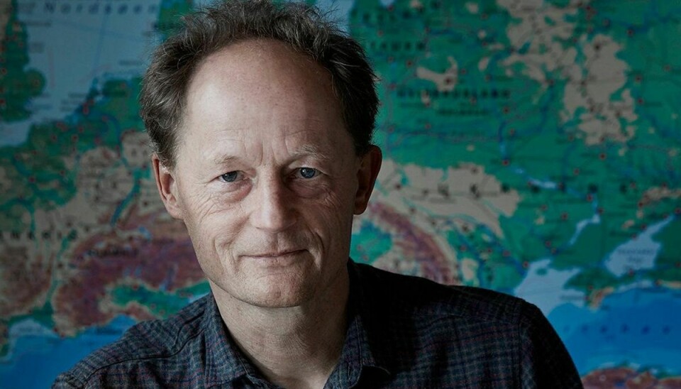 Keld Conradsen debuterede med romanen 'Småfisk og guldmakreller' i 2003. Sideløbende med sit forfatterskab underviser han i geografi på læreruddannelsen i Aarhus. For sin seneste roman, 'Byen og havet', har han nu vundet DR Romanprisen. (PR-foto).