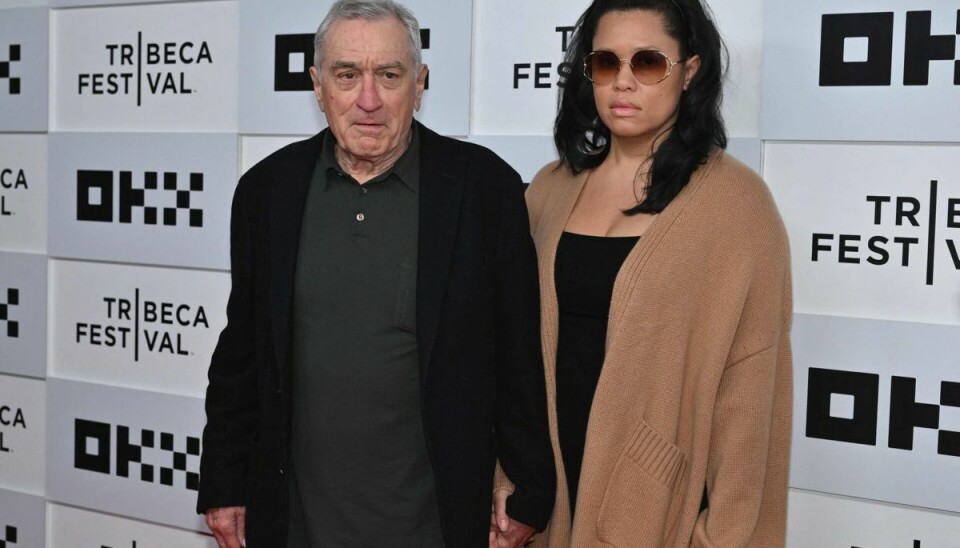 Robert De Niro og Tiffany Chen så ikke helt bekvemme ud på den røde løber onsdag aften. Robert De Niro og Tiffany Chen så ikke helt bekvemme ud på den røde løber onsdag aften.