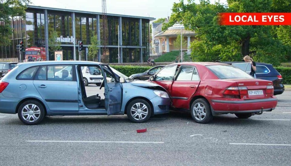Mindst to biler var involveret i trafikuheldet ved Ceresbyen.
