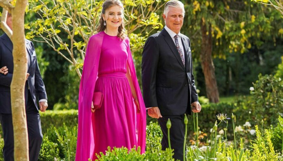 Belgiske kong Philippe ankommer sammen med sin ældste datter, kronprinsesse Elisabeth.
