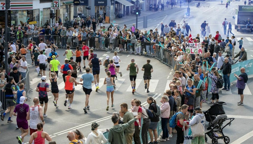 En mandlig løber faldt om med hjertestop ved målstregen i Copenhagen Marathon 2023.