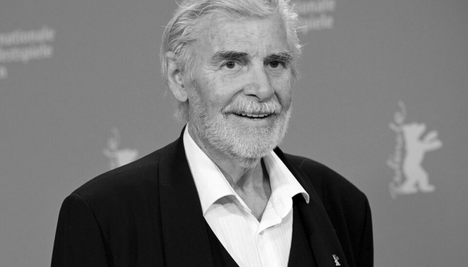 Peter Simonischek er død 76 år gammel. Peter Simonischek er død 76 år gammel.