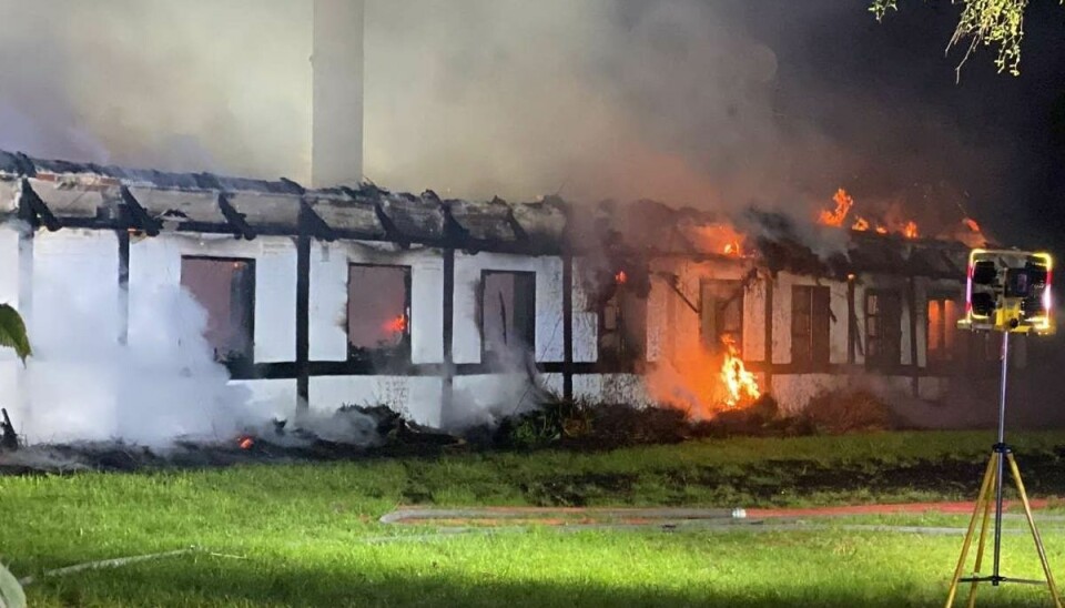 Huset er udbrændt. Huset er udbrændt.