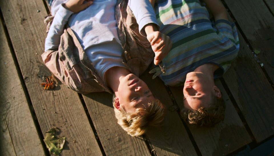 'En af drengene' er en coming-of-age-historie, som behandler temaer som seksualitet, maskulinitet, mobning og ikke mindst at føle sig anderledes, lyder det om serien. (PR-foto). 'En af drengene' er en coming-of-age-historie, som behandler temaer som seksualitet, maskulinitet, mobning og ikke mindst at føle sig anderledes, lyder det om serien. (PR-foto).