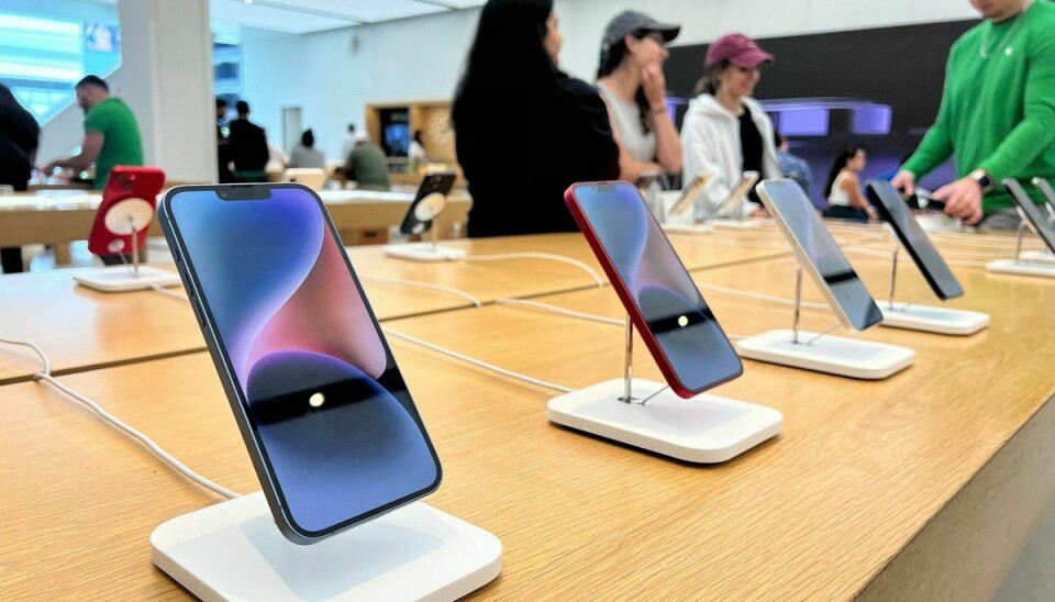 Apple havde i sit andet regnskabskvartal i år et salg, der var bedre end analytikernes forventninger. Billedet er fra torsdag i en Apple-butik i Miami i Florida.