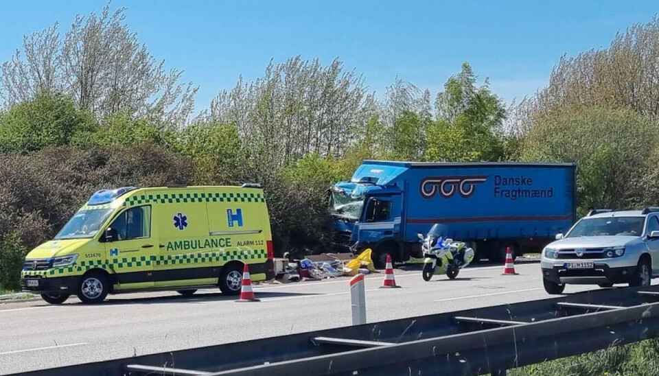 Stor kø efter uheldet. Stor kø efter uheldet.