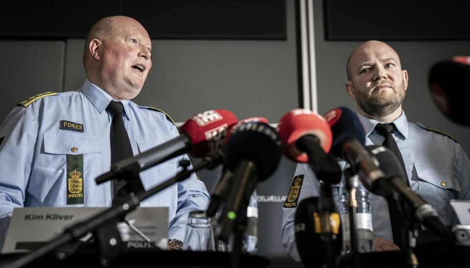 Politiinspektør Kim Kliver og vicepolitiinspektør Rune Nilsson hos Sydsjællands og Lolland-Falsters Politi holdt onsdag et pressemøde, hvor de kunne fortælle, at en 32-årig mand er blevet sigtet for drabet på Emilie Meng.