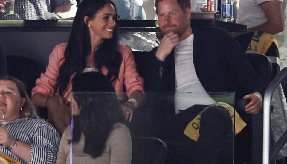 Prins Harry ved ikke, hvor i kirken han ender med at sidde. Prins Harry ved ikke, hvor i kirken han ender med at sidde.