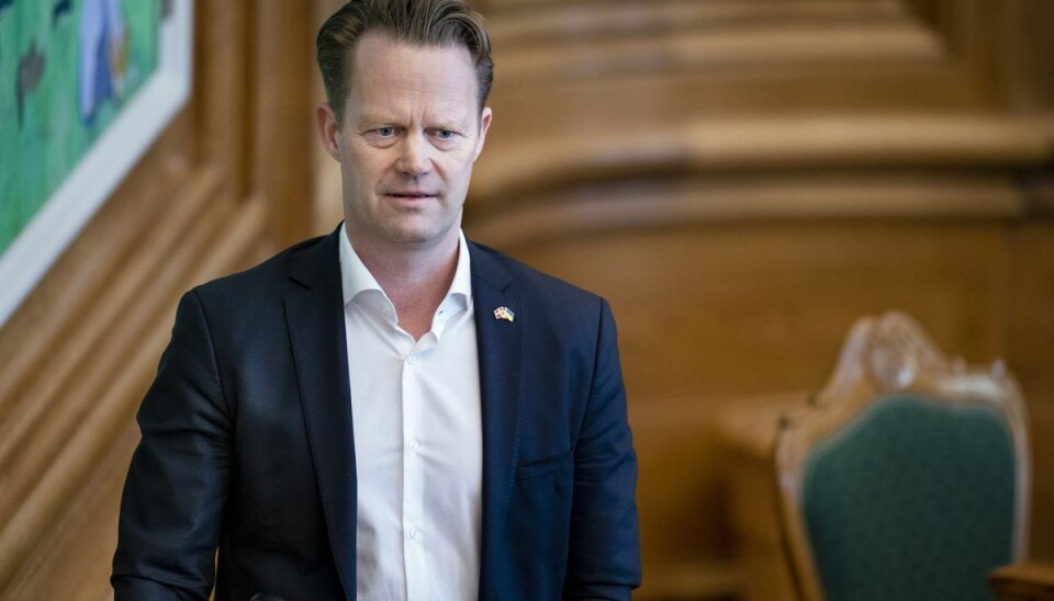 Jeppe Kofod ankommer til Folketingssalen tirsdag 28. februar 2023, hvor Folketinget stemte for afskaffelsen af store bededag som helligdag. (Arkivfoto).