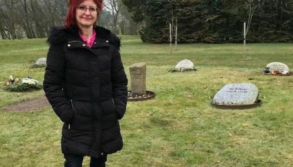 Sussi gør rørende fund på graven