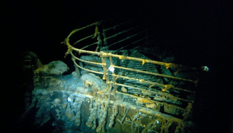 Ifølge dykkerveteranen Dik Barton er trykket nede ved vraget af 'Titanic' 2500 pund (1,1 ton) per kubikcentimeter. Det svarer til to voksne elefanter, der står på din tommelfingernegl, siger han. (Arkivfoto). Ifølge dykkerveteranen Dik Barton er trykket nede ved vraget af 'Titanic' 2500 pund (1,1 ton) per kubikcentimeter. Det svarer til to voksne elefanter, der står på din tommelfingernegl, siger han. (Arkivfoto).
