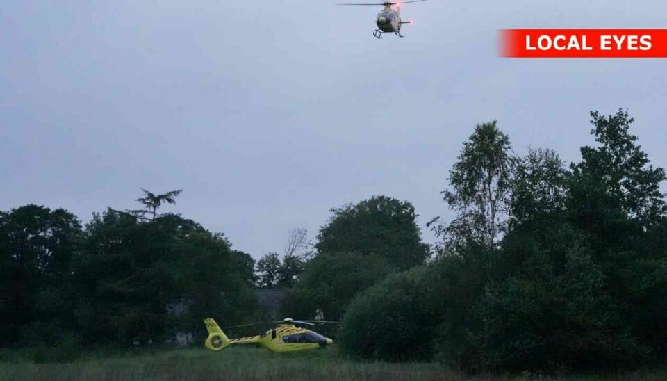 To af de unge mænd blev fløjet til Aarhus Universitetshospital efter ulykken.