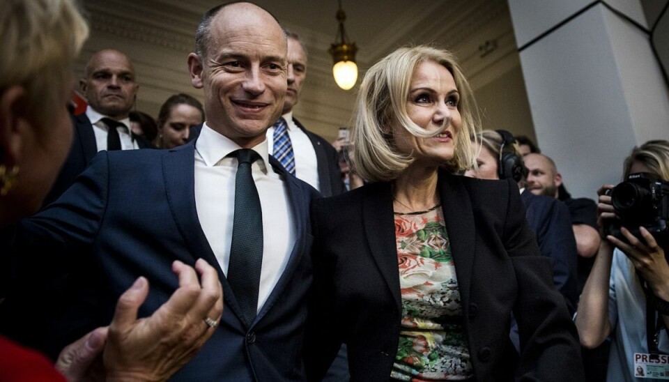 Der var især to emner, som overskyggede Helle Thorning-Schmidts politiske agenda: sladderen om skattesvig og sladderen om, at hendes mand, Stephen Kinnock, var homoseksuel. (Arkivfoto). Der var især to emner, som overskyggede Helle Thorning-Schmidts politiske agenda: sladderen om skattesvig og sladderen om, at hendes mand, Stephen Kinnock, var homoseksuel. (Arkivfoto).