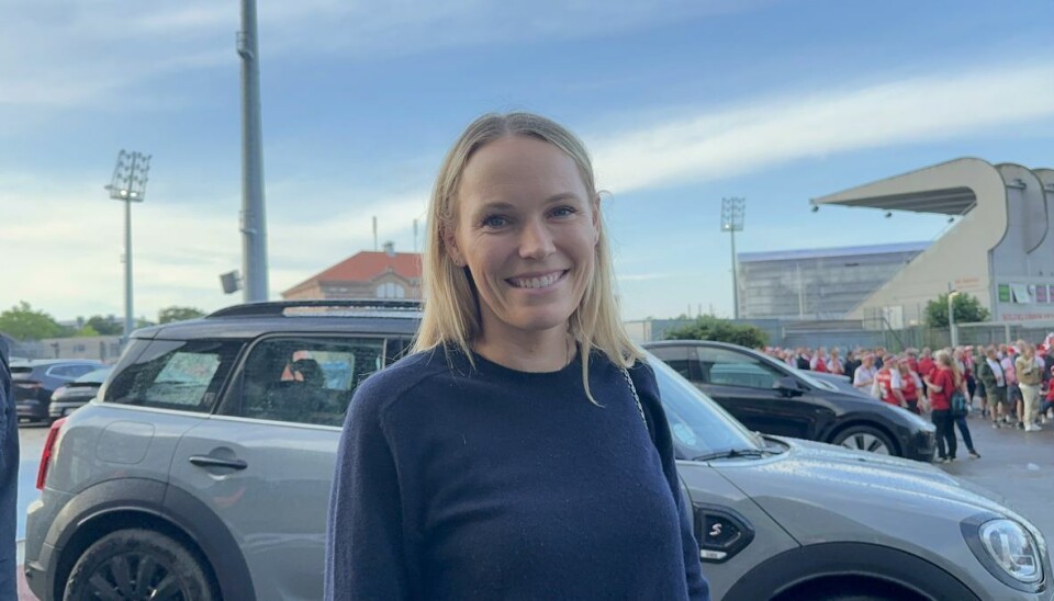 Caroline Wozniacki sidder fredag aften på tilskuertribunerne i landskampen mod Nordirland. Caroline Wozniacki sidder fredag aften på tilskuertribunerne i landskampen mod Nordirland.