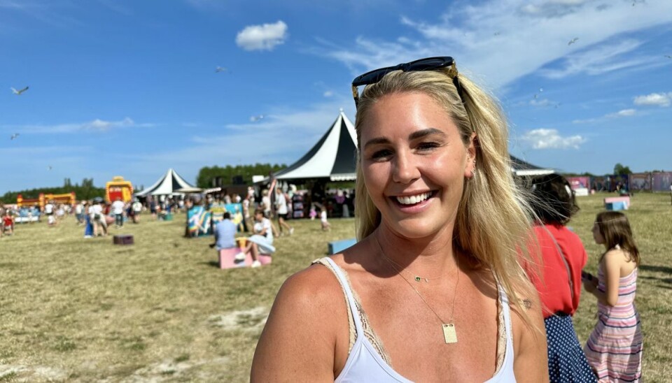 Jeanette Ottesen strålede om kap med solen, da hun fortalte om sin nye kæreste. Jeanette Ottesen strålede om kap med solen, da hun fortalte om sin nye kæreste.