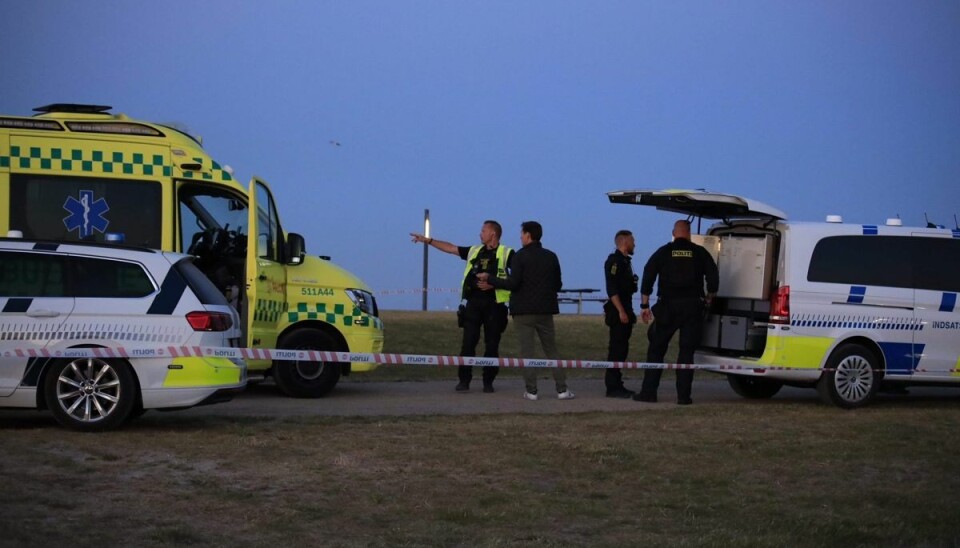 Politiet afspærrede et område omkring gerningsstedet. Politiet afspærrede et område omkring gerningsstedet.