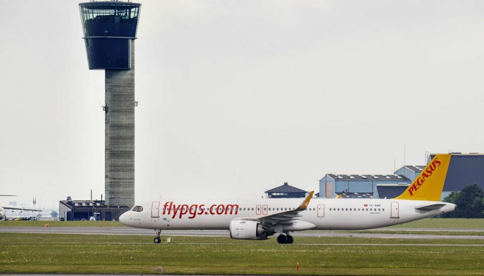 Københavns Lufthavn frygter for forsinkelser mandag på grund af flyveledermangel. (Arkivfoto).